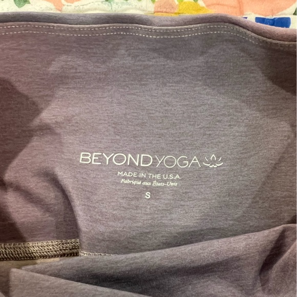 Beyond Yoga Chai Jeweled Prismatic Legging - Picture 4 of 4